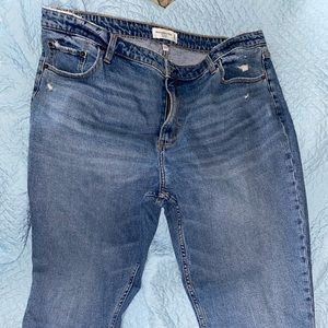 Abercrombie & Fitch Curve Love jeans.